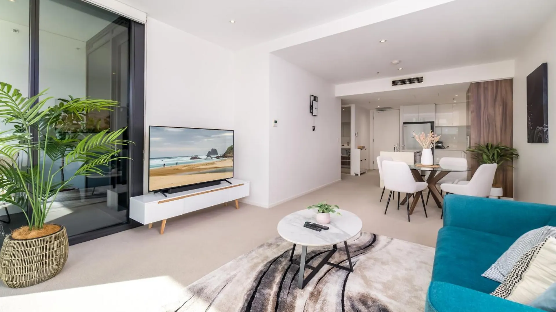 Spacious 1-Bed With View In Central Location Canberra 0*,  Australien